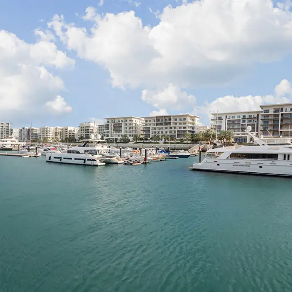 الموج مارينا